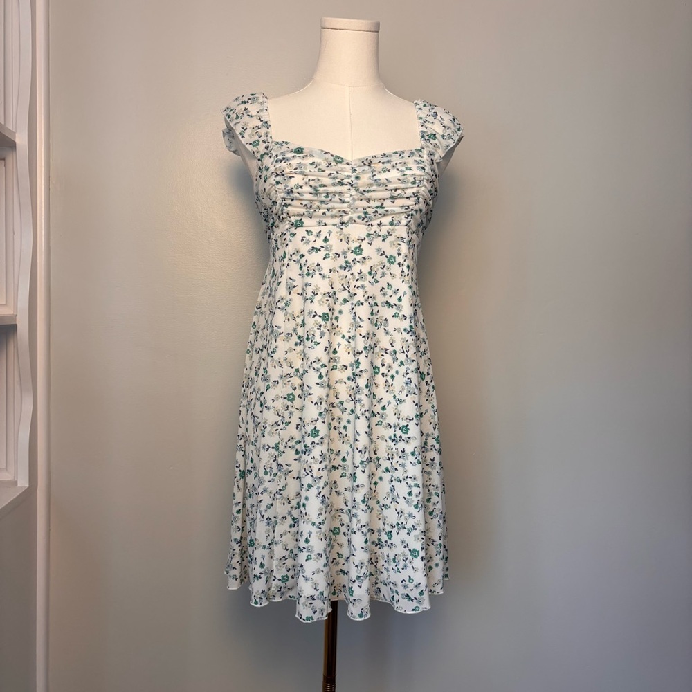 Kirious LosAngeles White Floral Babydoll Ruched Bodice Ruffled Cap Sleeve Sz S